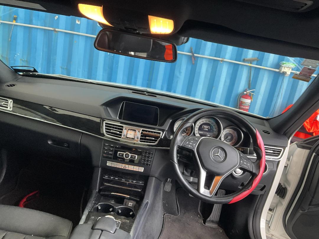 Photo '19' of Mercedes-Benz E-Class E250 Photo '19' of Mercedes-Benz E-Class E250