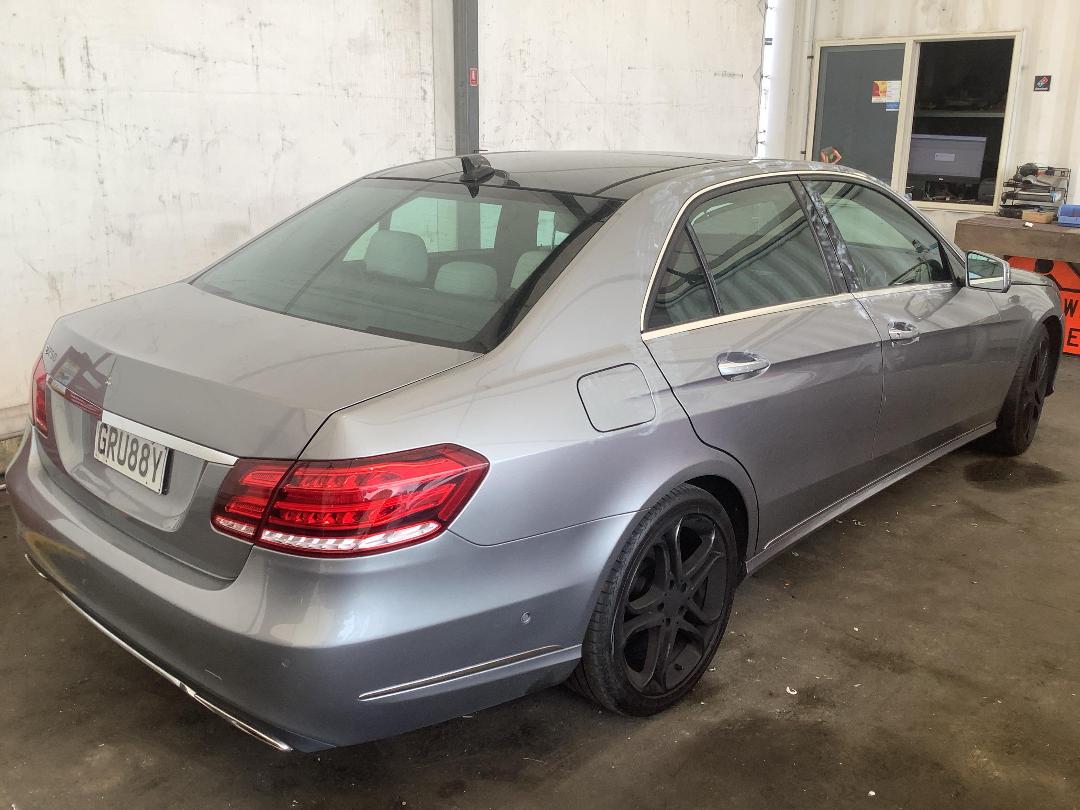 Photo '3' of Mercedes-Benz E250 Photo '3' of Mercedes-Benz E250