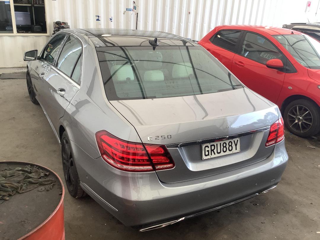 Photo '4' of Mercedes-Benz E250 Photo '4' of Mercedes-Benz E250