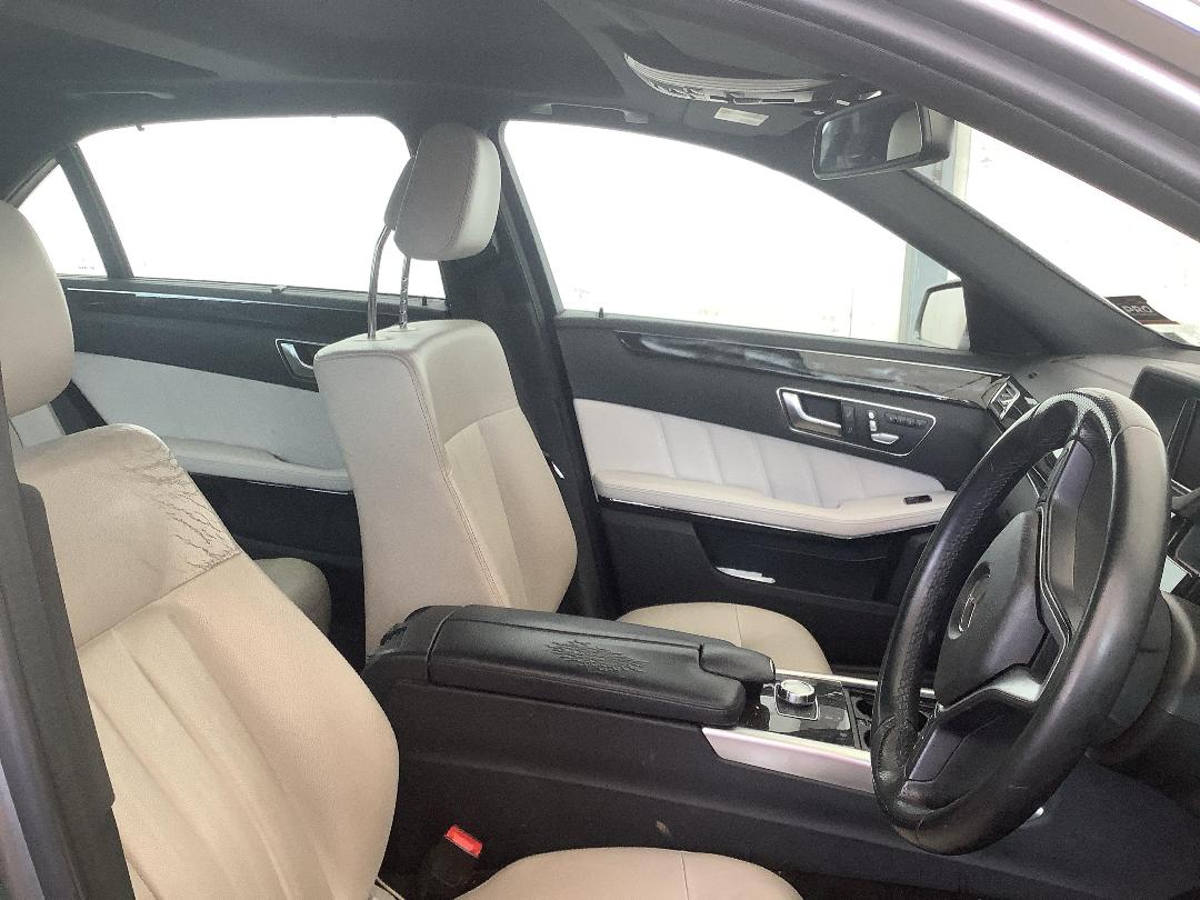 Photo '11' of Mercedes-Benz E250 Photo '11' of Mercedes-Benz E250