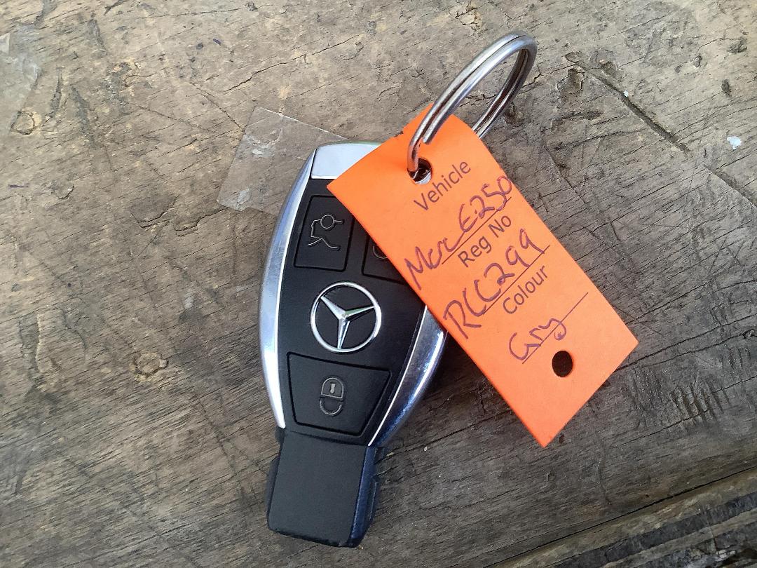 Photo '19' of Mercedes-Benz E250 Photo '19' of Mercedes-Benz E250