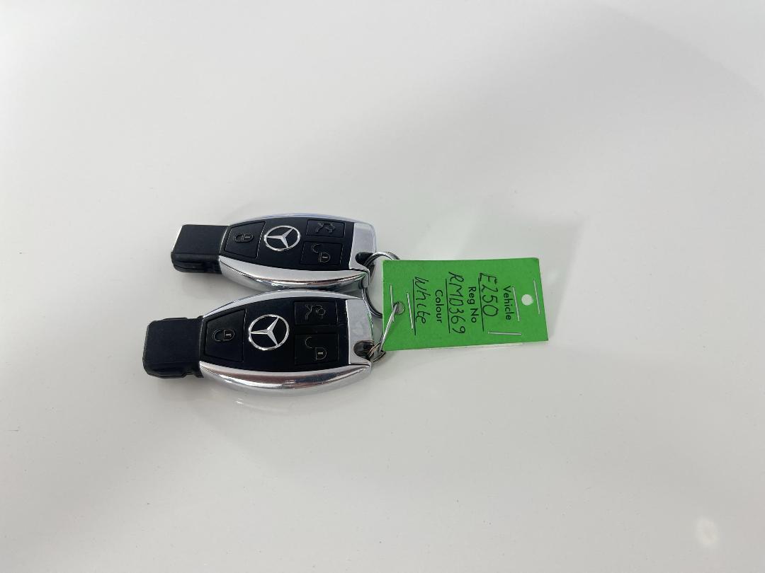 Photo '22' of Mercedes-Benz E250