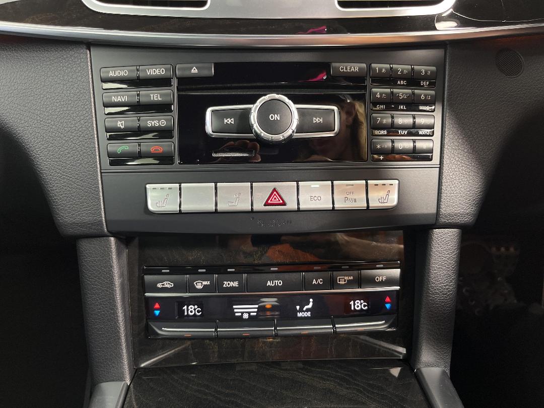 Photo '27' of Mercedes-Benz E250