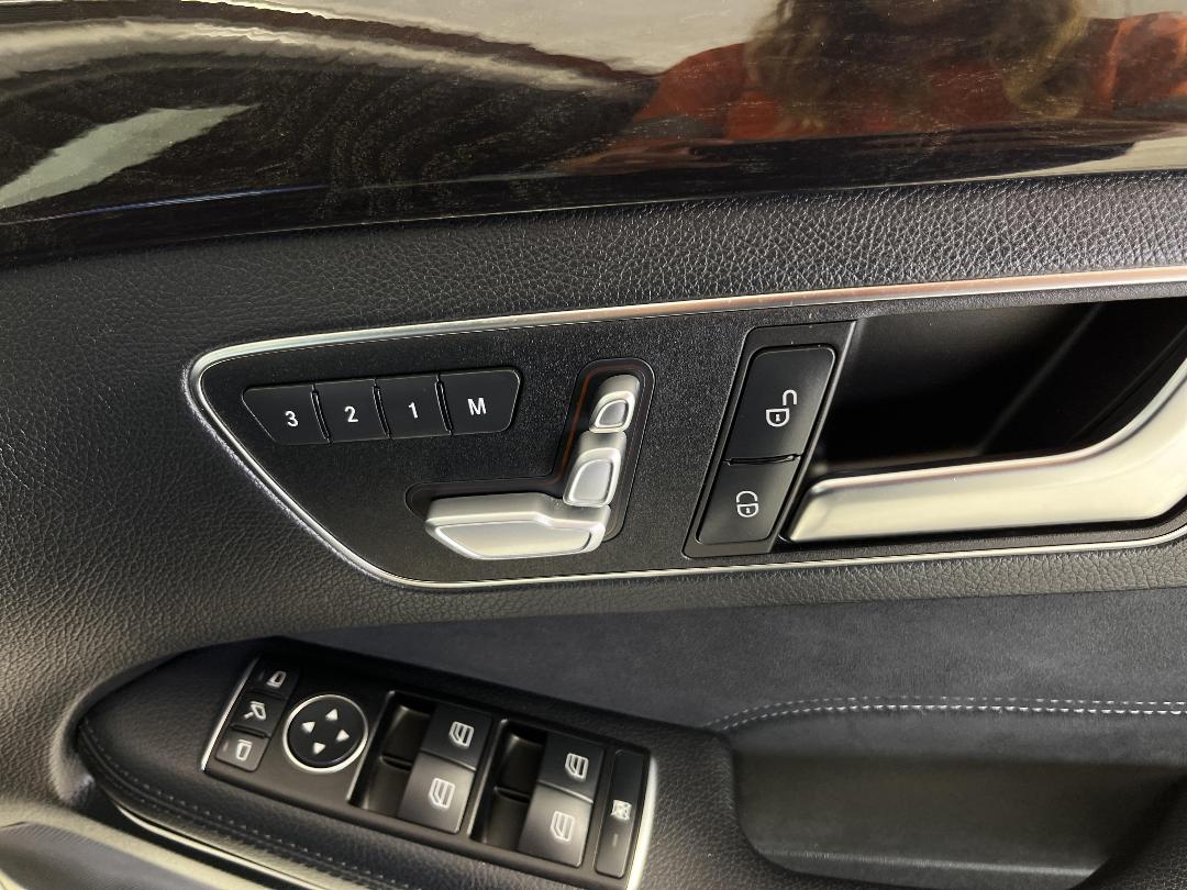 Photo '29' of Mercedes-Benz E250