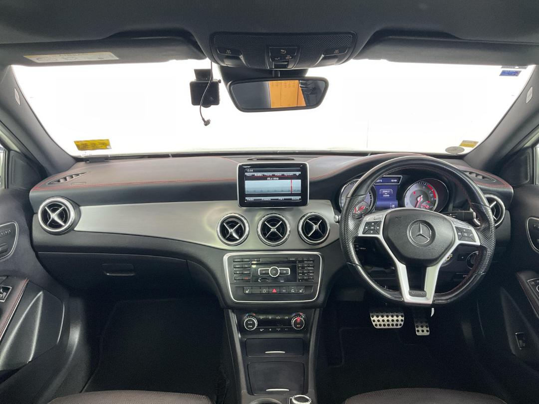 Photo '17' of Mercedes-Benz GLA180 Photo '17' of Mercedes-Benz GLA180