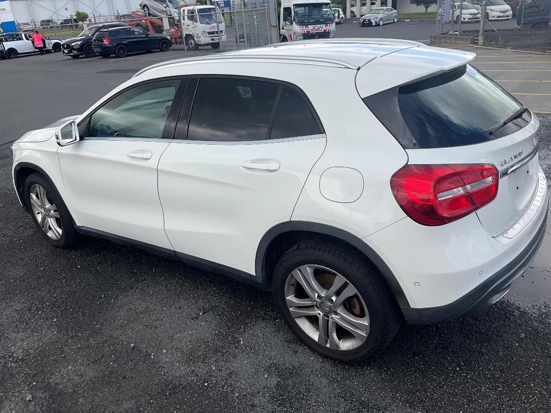 Photo '4' of Mercedes-Benz GLA180