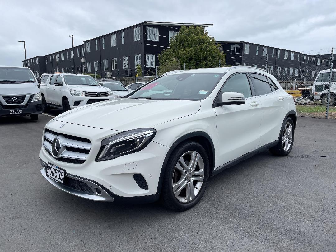 Photo '4' of Mercedes-Benz GLA180 Photo '4' of Mercedes-Benz GLA180