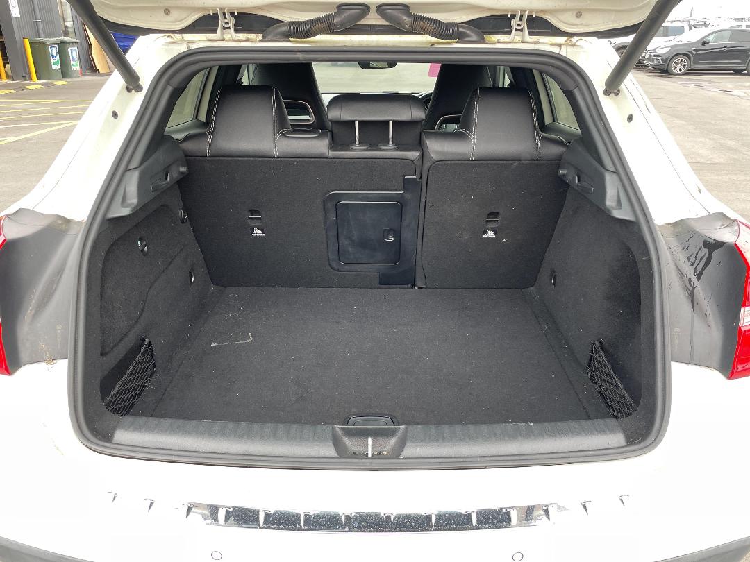 Photo '12' of Mercedes-Benz GLA180 Photo '12' of Mercedes-Benz GLA180