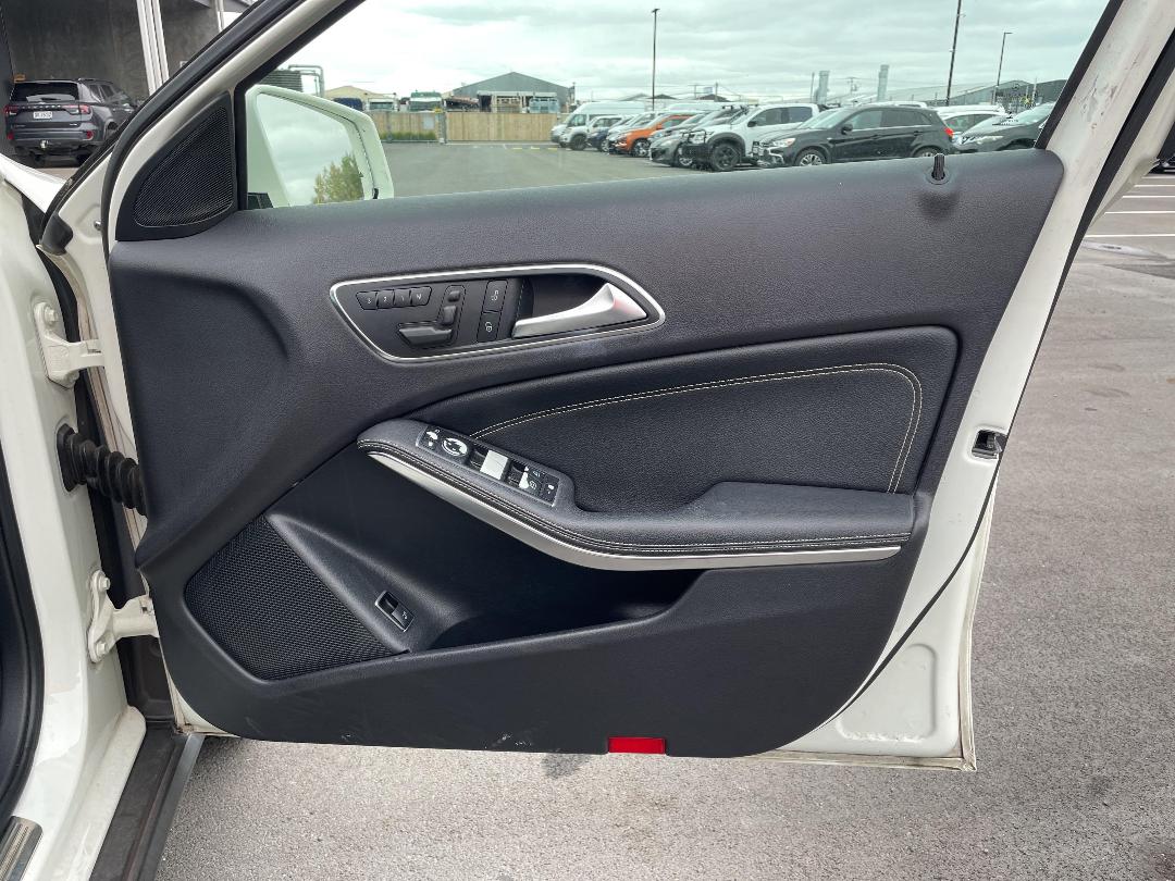 Photo '13' of Mercedes-Benz GLA180 Photo '13' of Mercedes-Benz GLA180