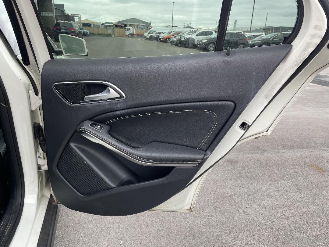 Photo '17' of Mercedes-Benz GLA180 Photo '17' of Mercedes-Benz GLA180