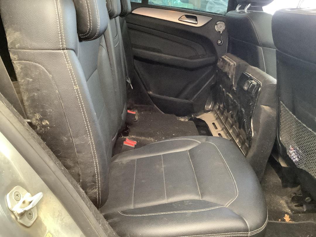 Photo '10' of Mercedes-Benz M-Class ML 250 Bluetec Photo '10' of Mercedes-Benz M-Class ML 250 Bluetec