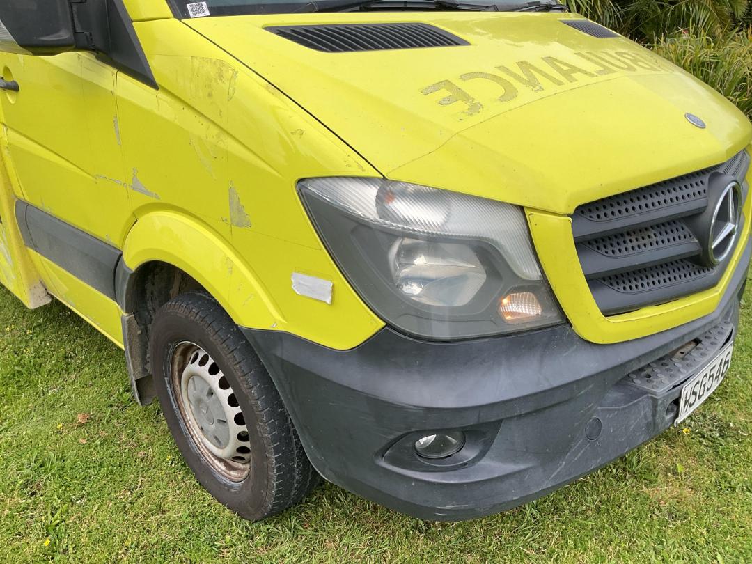 Photo '31' of Mercedes-Benz Sprinter C/C 319 CDI 3665 S Ambulance Photo '31' of Mercedes-Benz Sprinter C/C 319 CDI 3665 S Ambulance