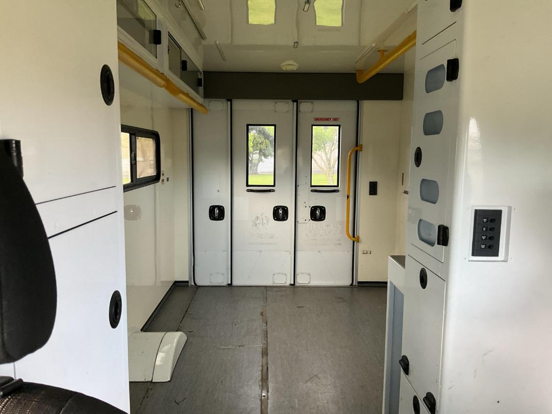 Photo '9' of Mercedes-Benz Sprinter C/C 319 CDI 3665 S Ambulance Photo '9' of Mercedes-Benz Sprinter C/C 319 CDI 3665 S Ambulance