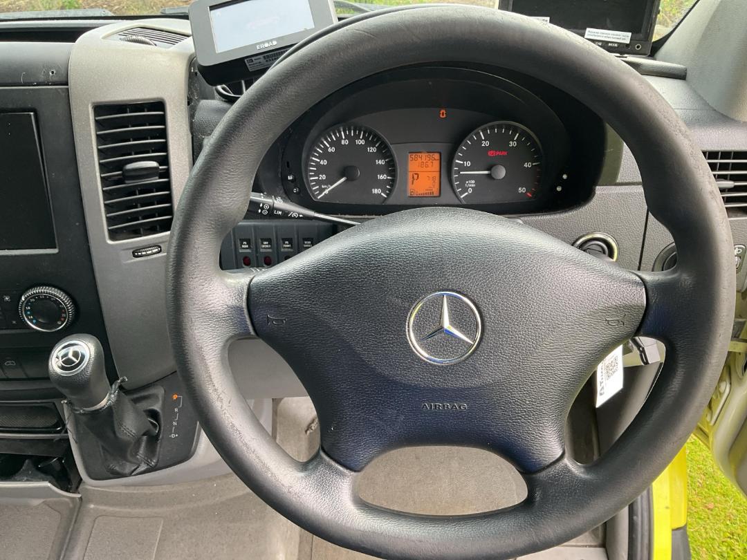 Photo '21' of Mercedes-Benz Sprinter C/C 319 CDI 3665 S Ambulance Photo '21' of Mercedes-Benz Sprinter C/C 319 CDI 3665 S Ambulance