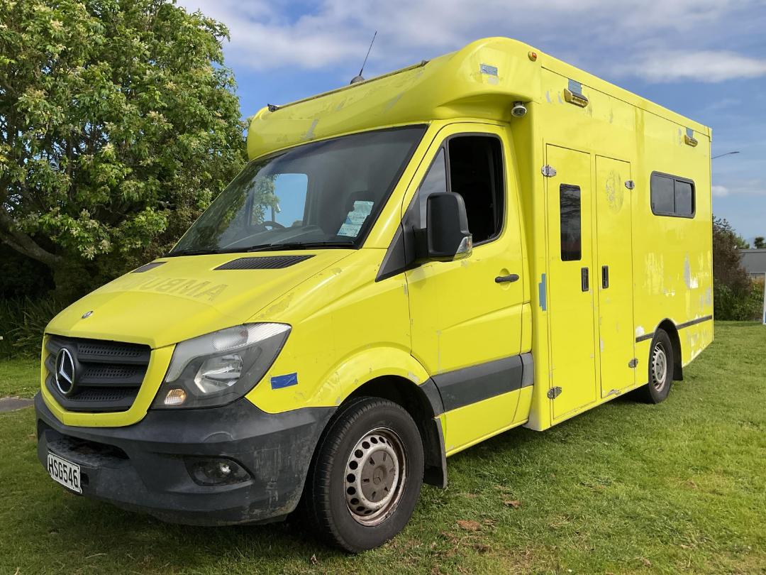 Photo '16' of Mercedes-Benz Sprinter C/C 319 CDI 3665 S Ambulance Photo '16' of Mercedes-Benz Sprinter C/C 319 CDI 3665 S Ambulance