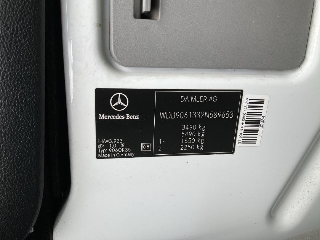 Photo '52' of Mercedes-Benz Sprinter C/C 319 CDI 3665 S Ambulance Photo '52' of Mercedes-Benz Sprinter C/C 319 CDI 3665 S Ambulance