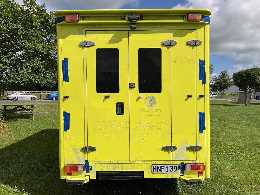 Photo '6' of Mercedes-Benz Sprinter C/C 319 CDI 3665 S Ambulance