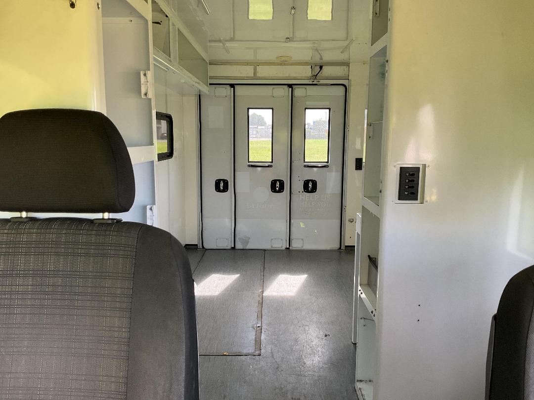 Photo '9' of Mercedes-Benz Sprinter C/C 319 CDI 3665 S Ambulance