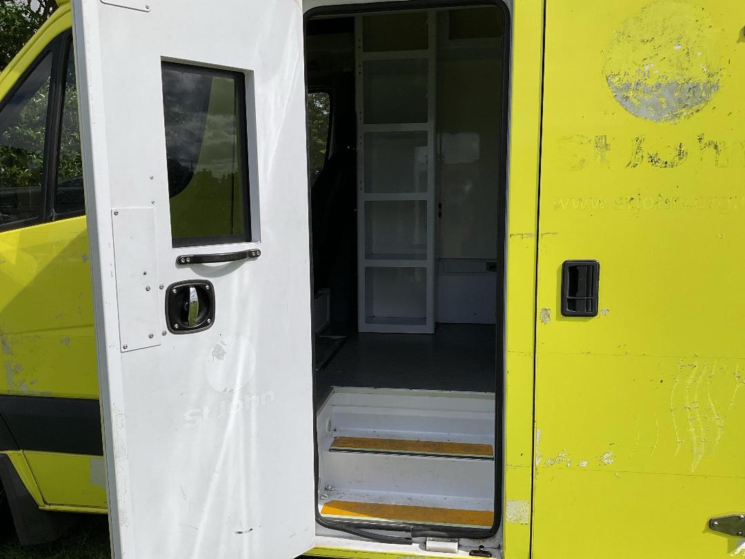 Photo '14' of Mercedes-Benz Sprinter C/C 319 CDI 3665 S Ambulance