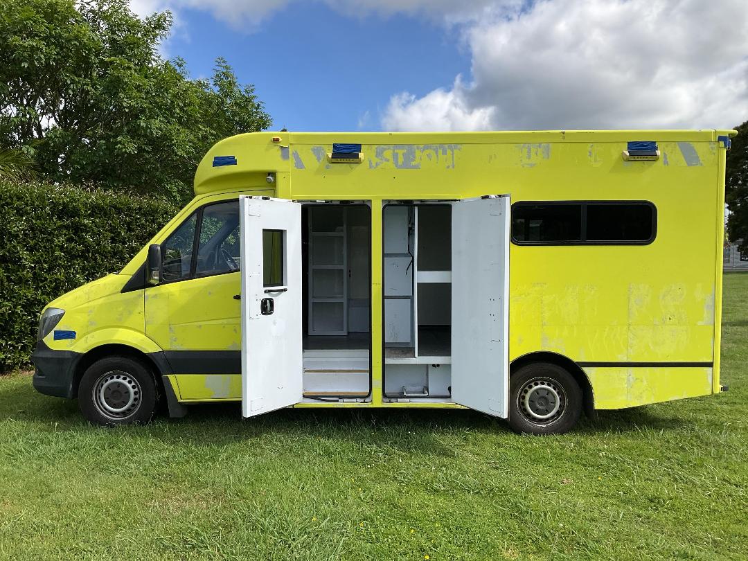 Photo '13' of Mercedes-Benz Sprinter C/C 319 CDI 3665 S Ambulance