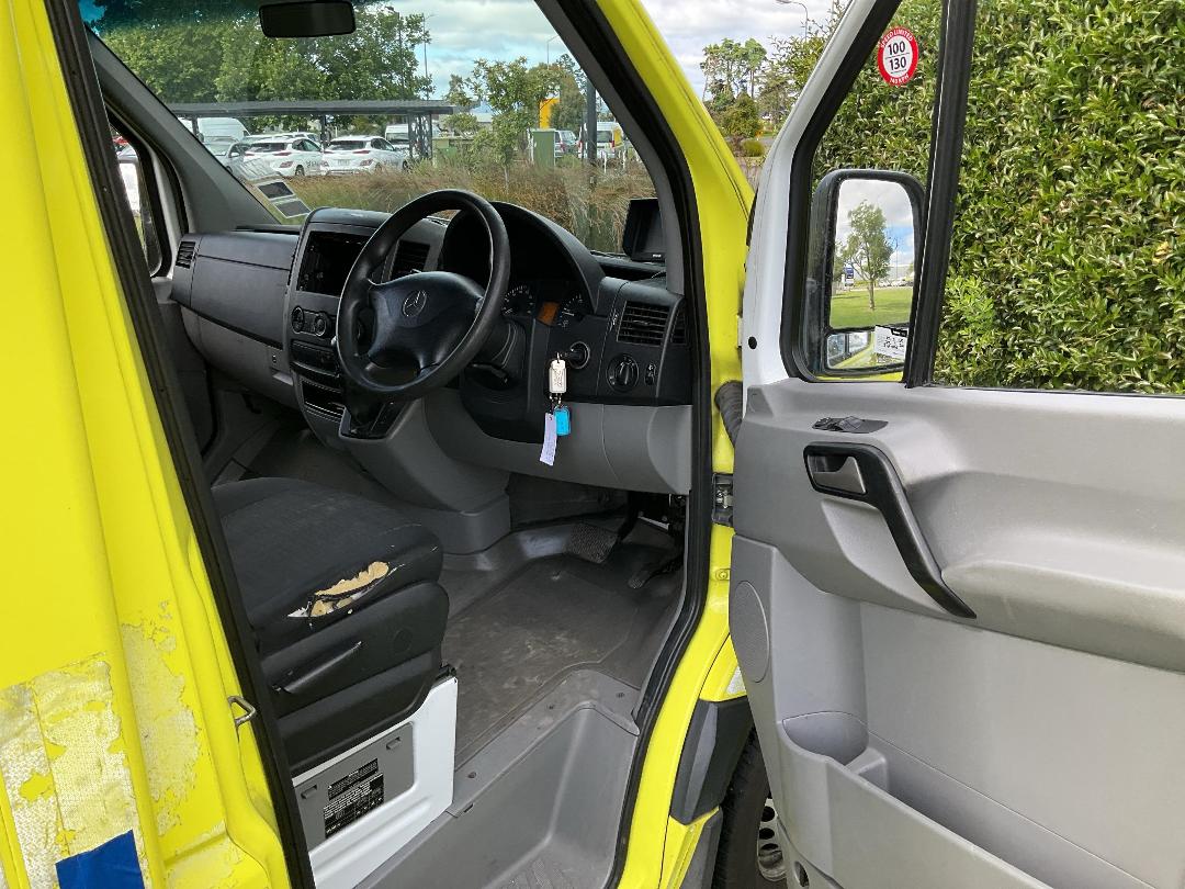 Photo '16' of Mercedes-Benz Sprinter C/C 319 CDI 3665 S Ambulance