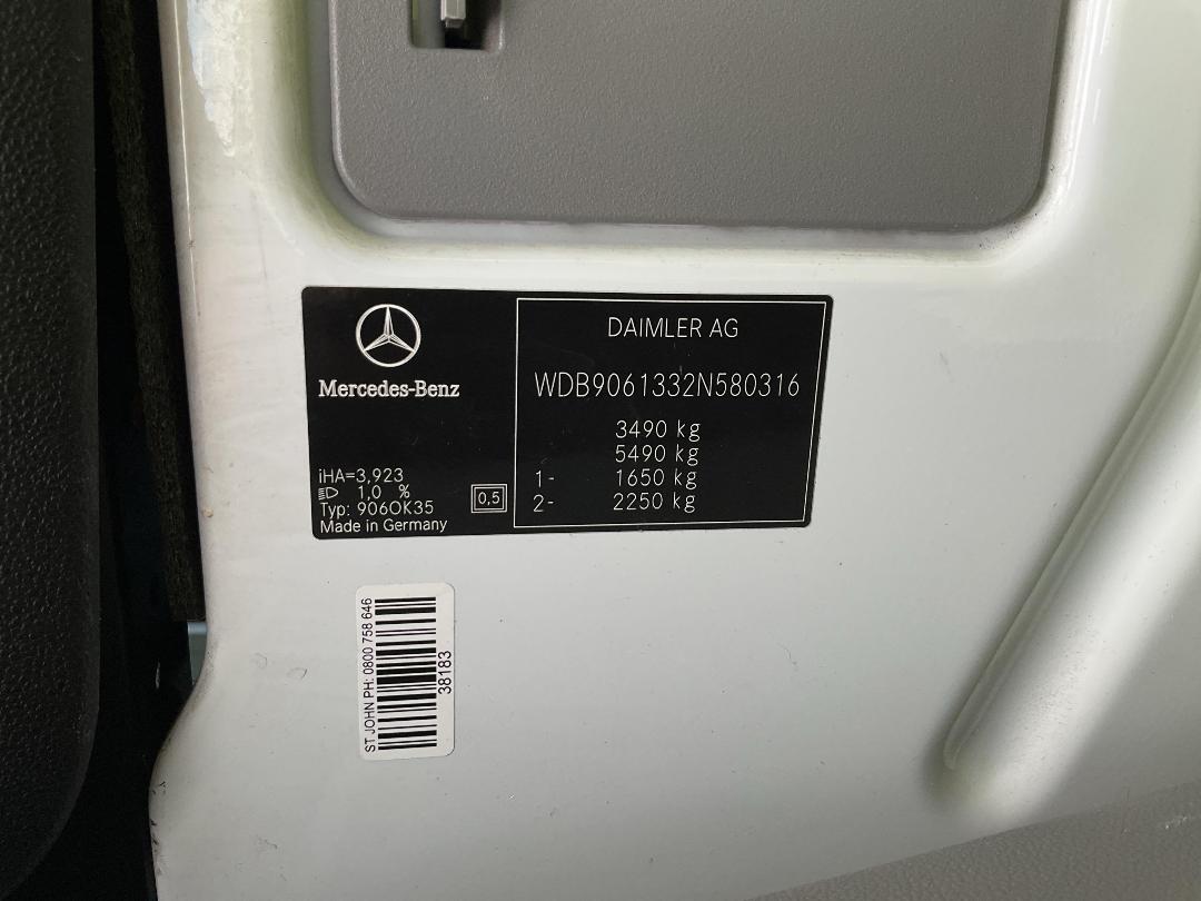 Photo '49' of Mercedes-Benz Sprinter C/C 319 CDI 3665 S Ambulance