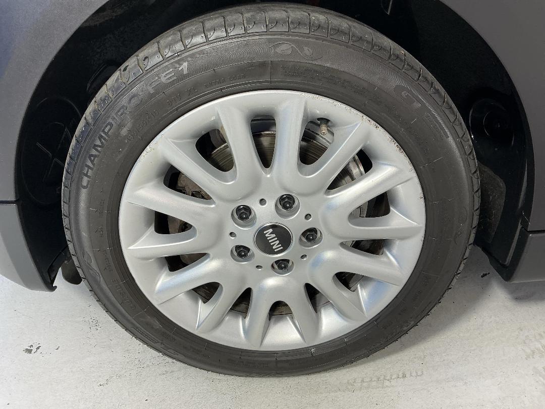 Photo '10' of Mini Hatch