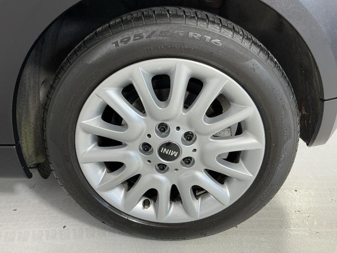 Photo '11' of Mini Hatch