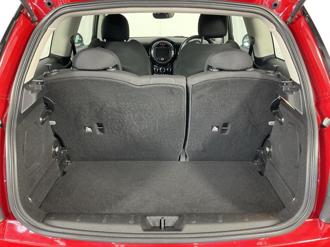 Photo '14' of Mini Hatch