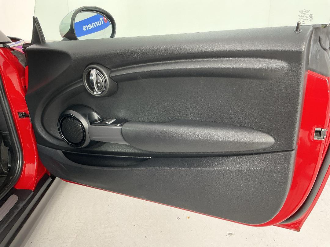 Photo '15' of Mini Hatch