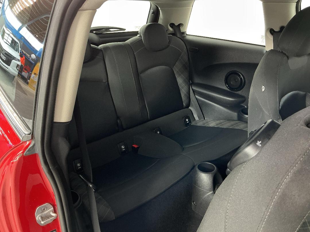 Photo '19' of Mini Hatch