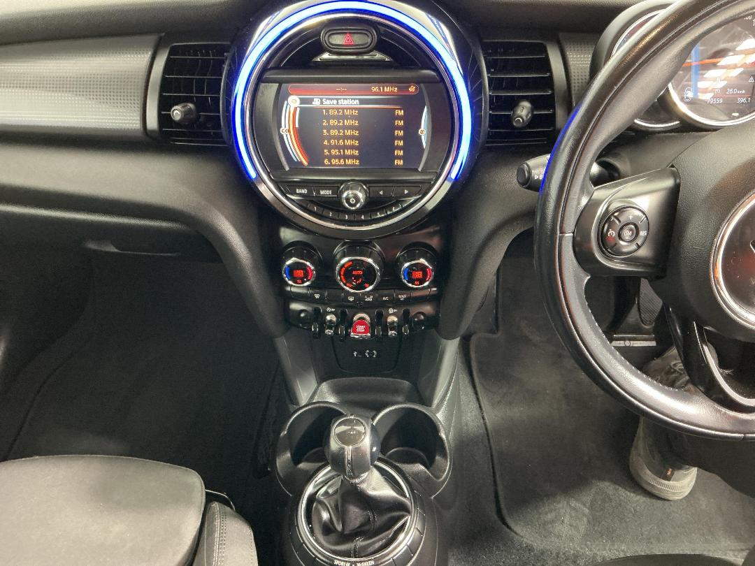 Photo '18' of Mini Hatch