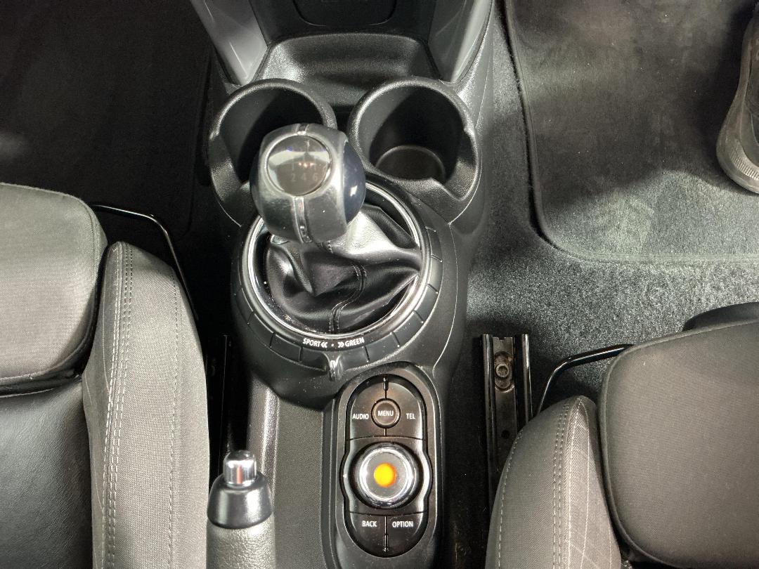 Photo '22' of Mini Hatch