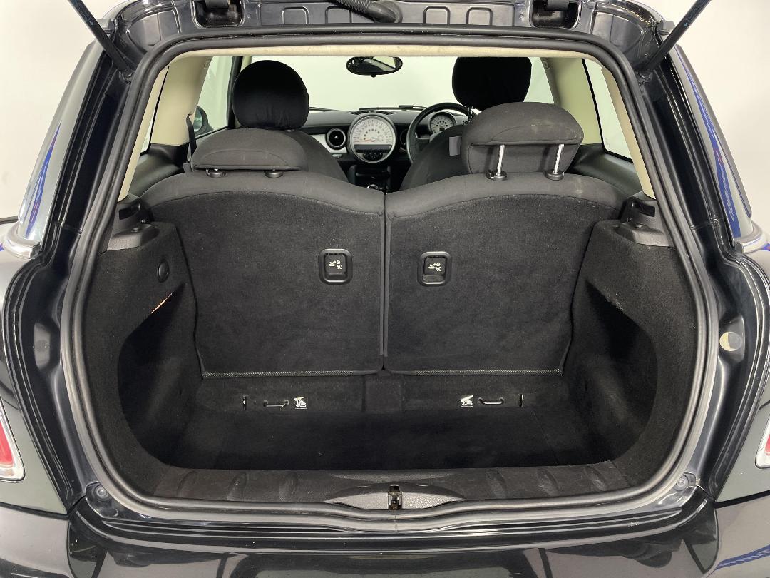 Photo '14' of Mini ONE