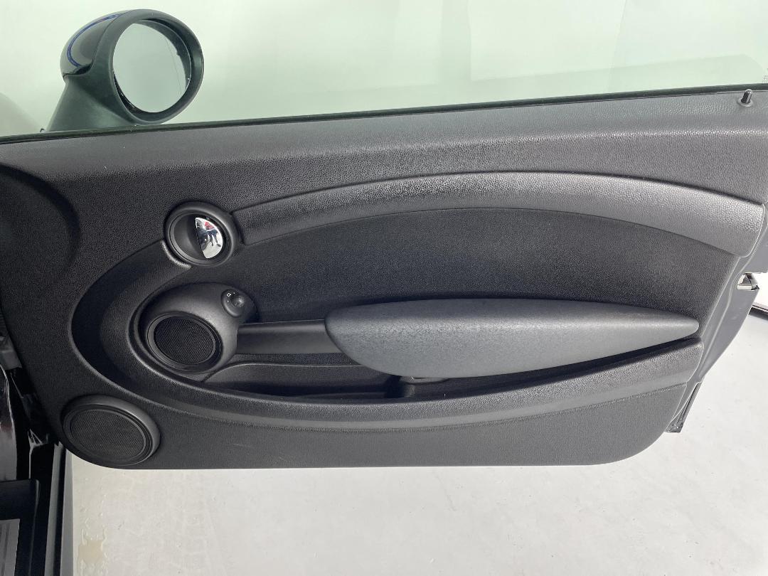 Photo '15' of Mini ONE