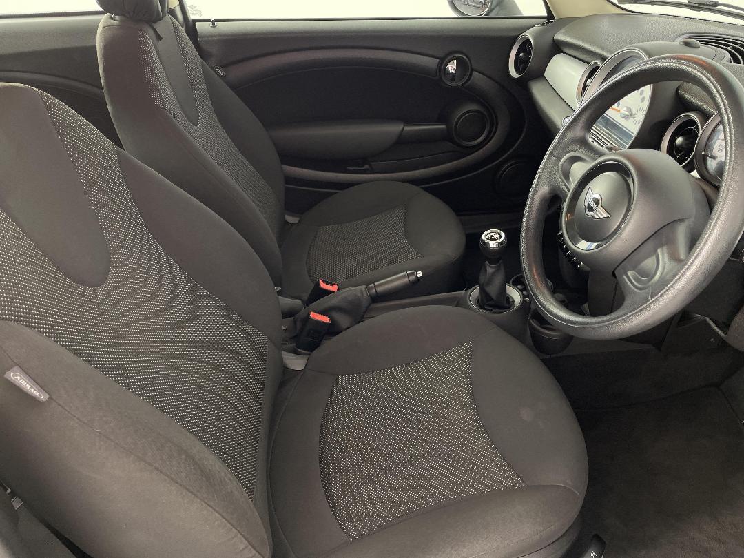 Photo '16' of Mini ONE