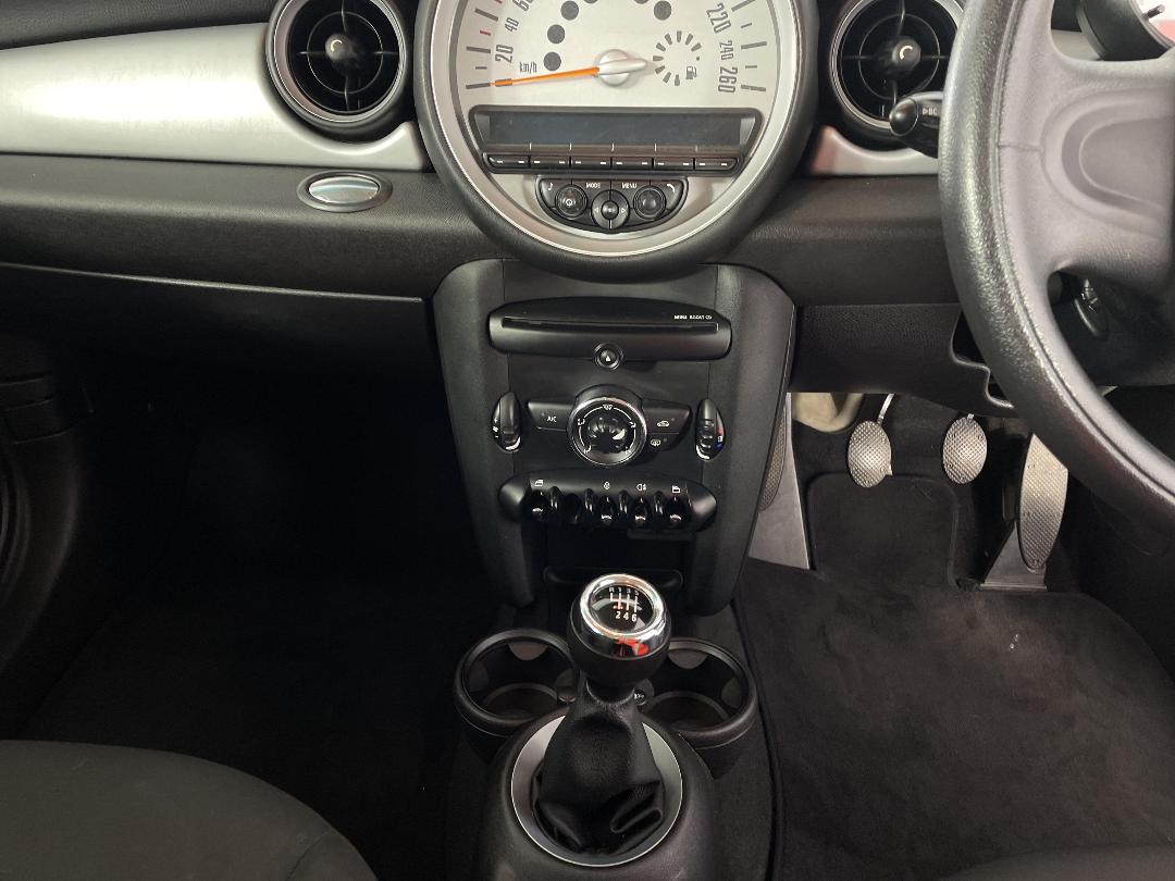 Photo '18' of Mini ONE