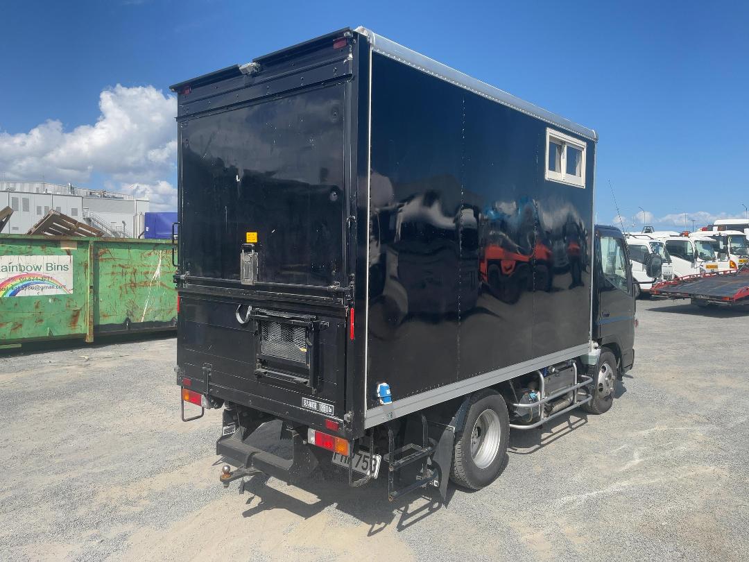 Photo '4' of Mitsubishi Canter Food Truck