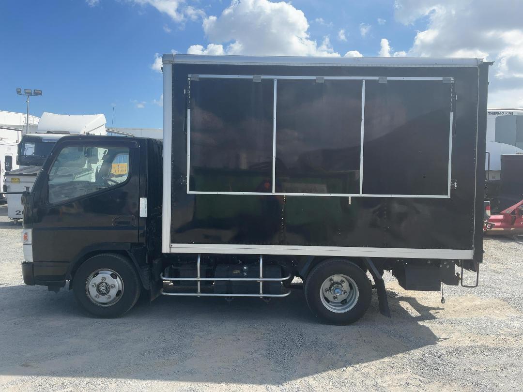 Photo '7' of Mitsubishi Canter Food Truck