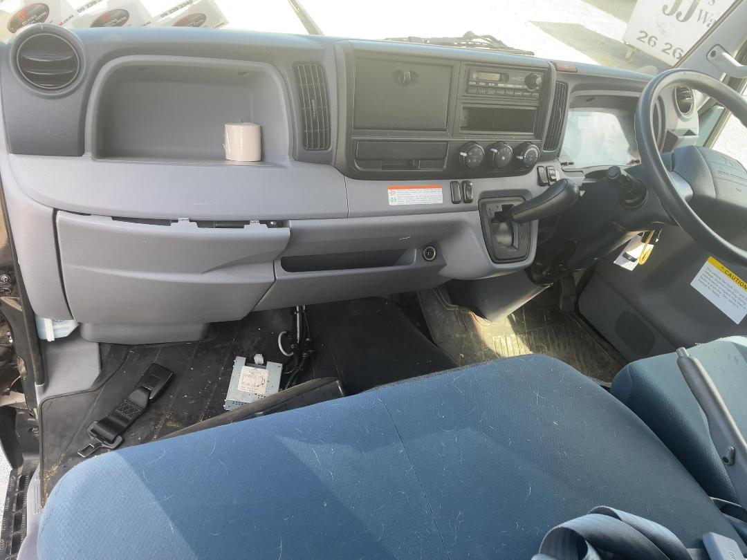 Photo '21' of Mitsubishi Canter Food Truck