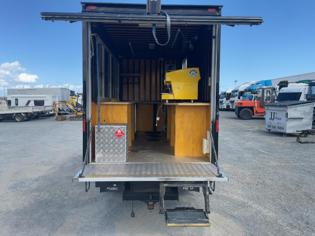 Photo '27' of Mitsubishi Canter Food Truck