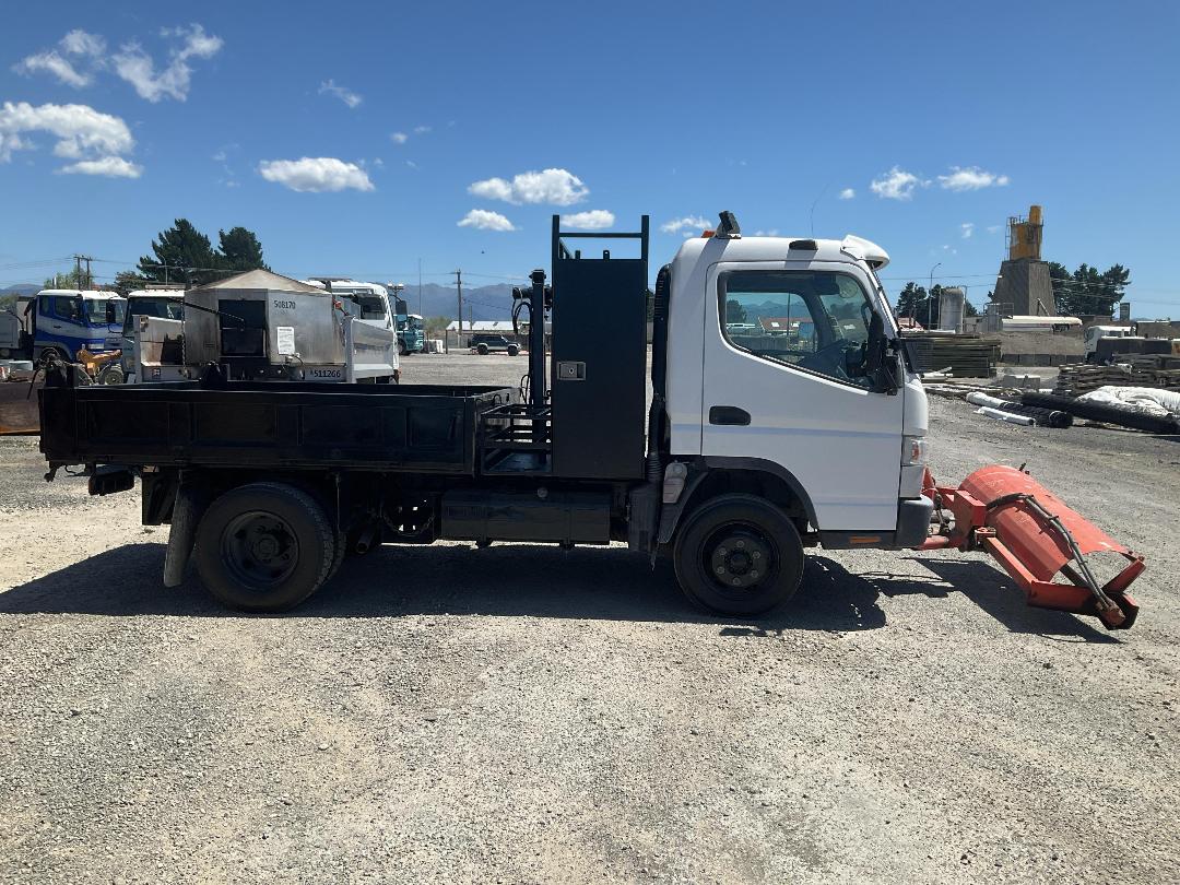 Photo '3' of Mitsubishi Fuso Canter FEC60T1 EURO 5 - 616 Tipper