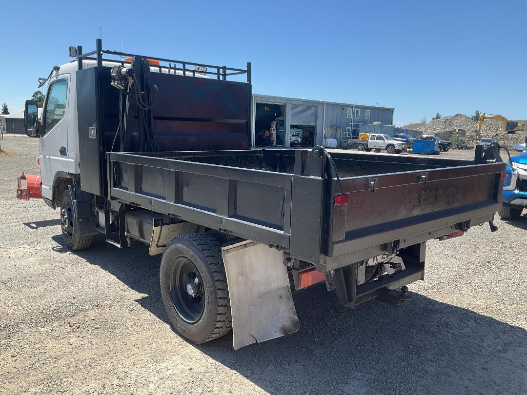 Photo '9' of Mitsubishi Fuso Canter FEC60T1 EURO 5 - 616 Tipper