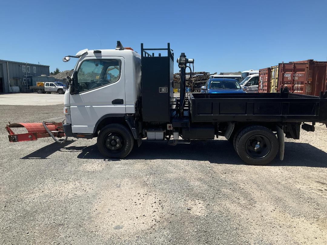 Photo '10' of Mitsubishi Fuso Canter FEC60T1 EURO 5 - 616 Tipper