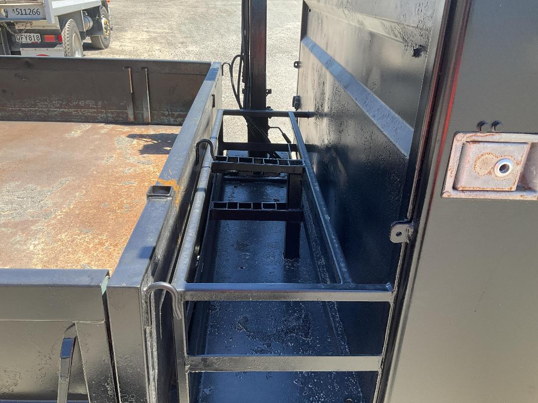 Photo '21' of Mitsubishi Fuso Canter FEC60T1 EURO 5 - 616 Tipper