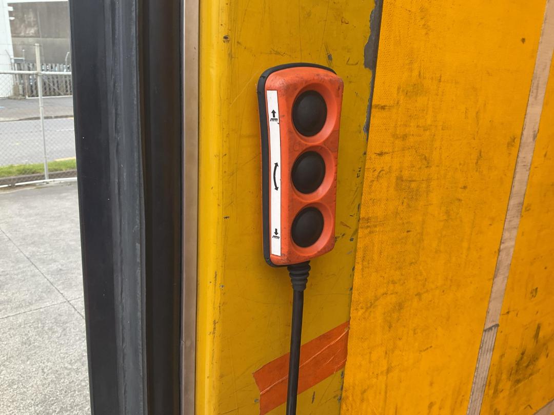 Photo '20' of Mitsubishi Fuso Canter HEV60G2 EURO5 HYBRID Curtainsider