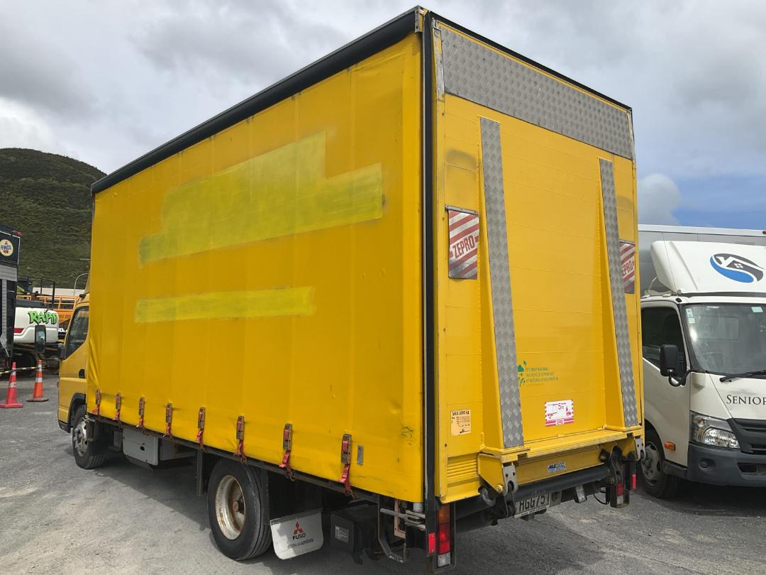 Photo '7' of Mitsubishi Fuso Canter HEV60G2 EURO5 HYBRID Curtainsider