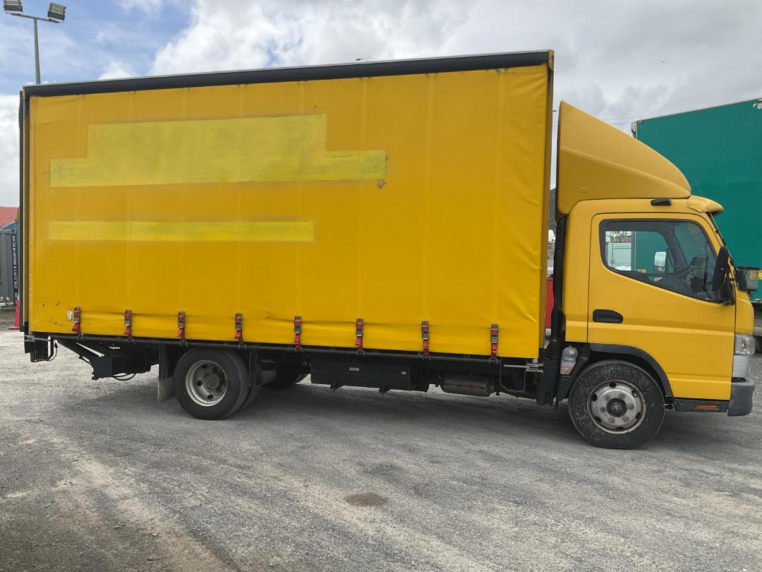 Photo '3' of Mitsubishi Fuso Canter HEV60G2 EURO5 HYBRID Curtainsider