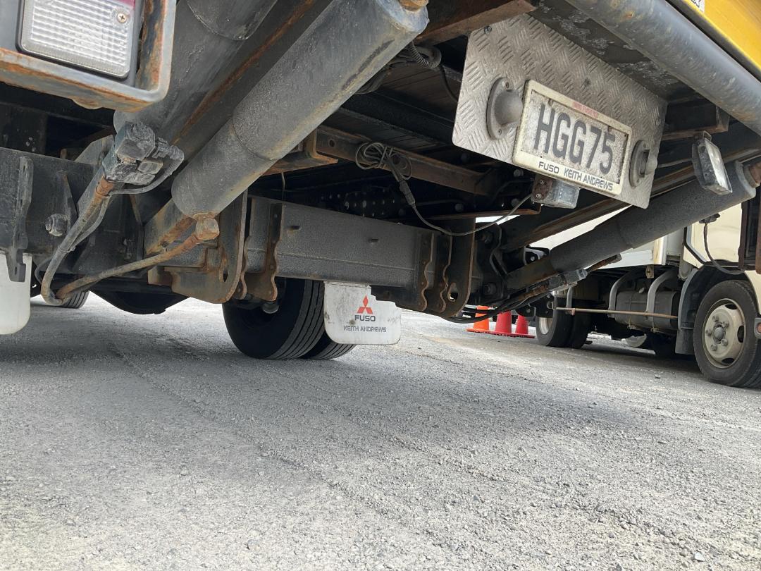 Photo '22' of Mitsubishi Fuso Canter HEV60G2 EURO5 HYBRID Curtainsider