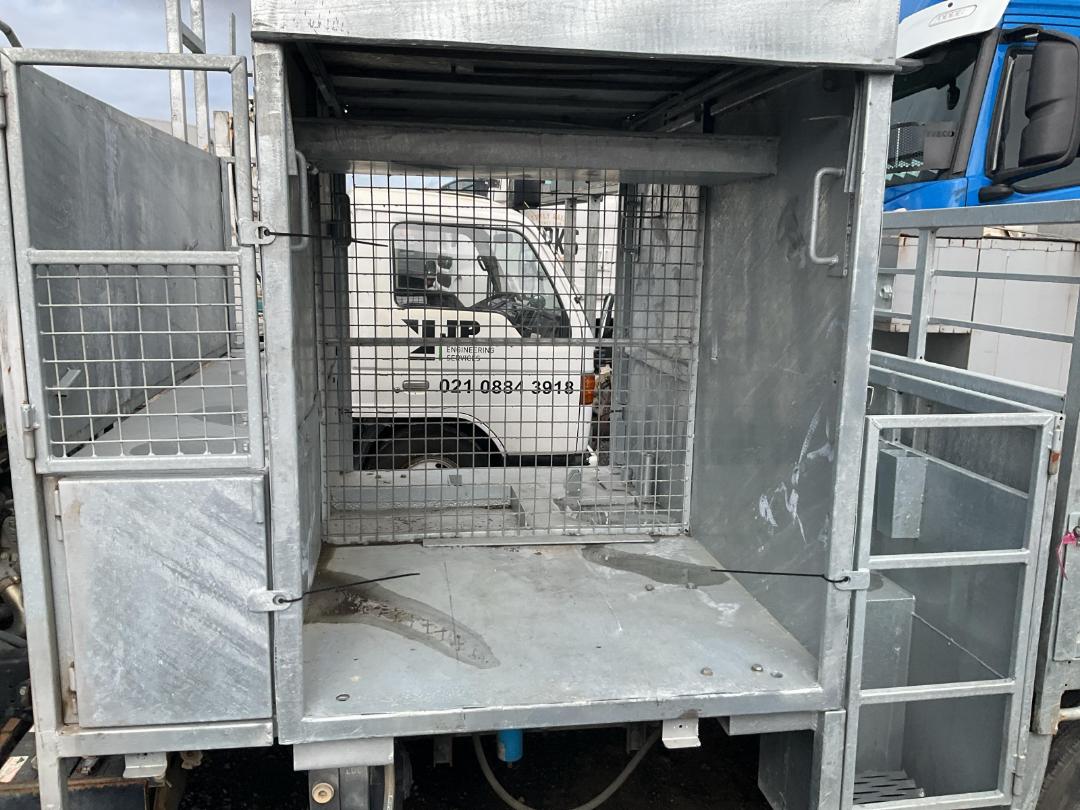 Photo '18' of Mitsubishi Fuso Canter FEB60E2 Euro 5 - 616 Flat Deck